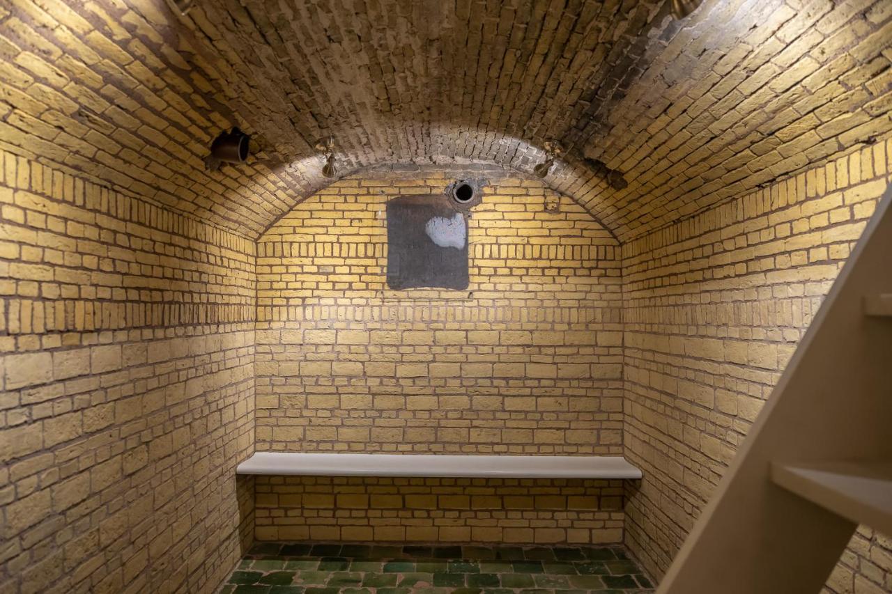 Church Conversion For A Unique Stay And Experience Rinsumageest エクステリア 写真